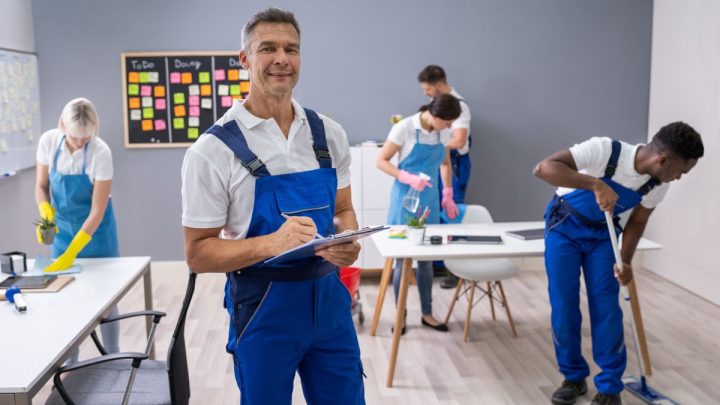 Comment former vos employés au nettoyage après travaux de construction ?